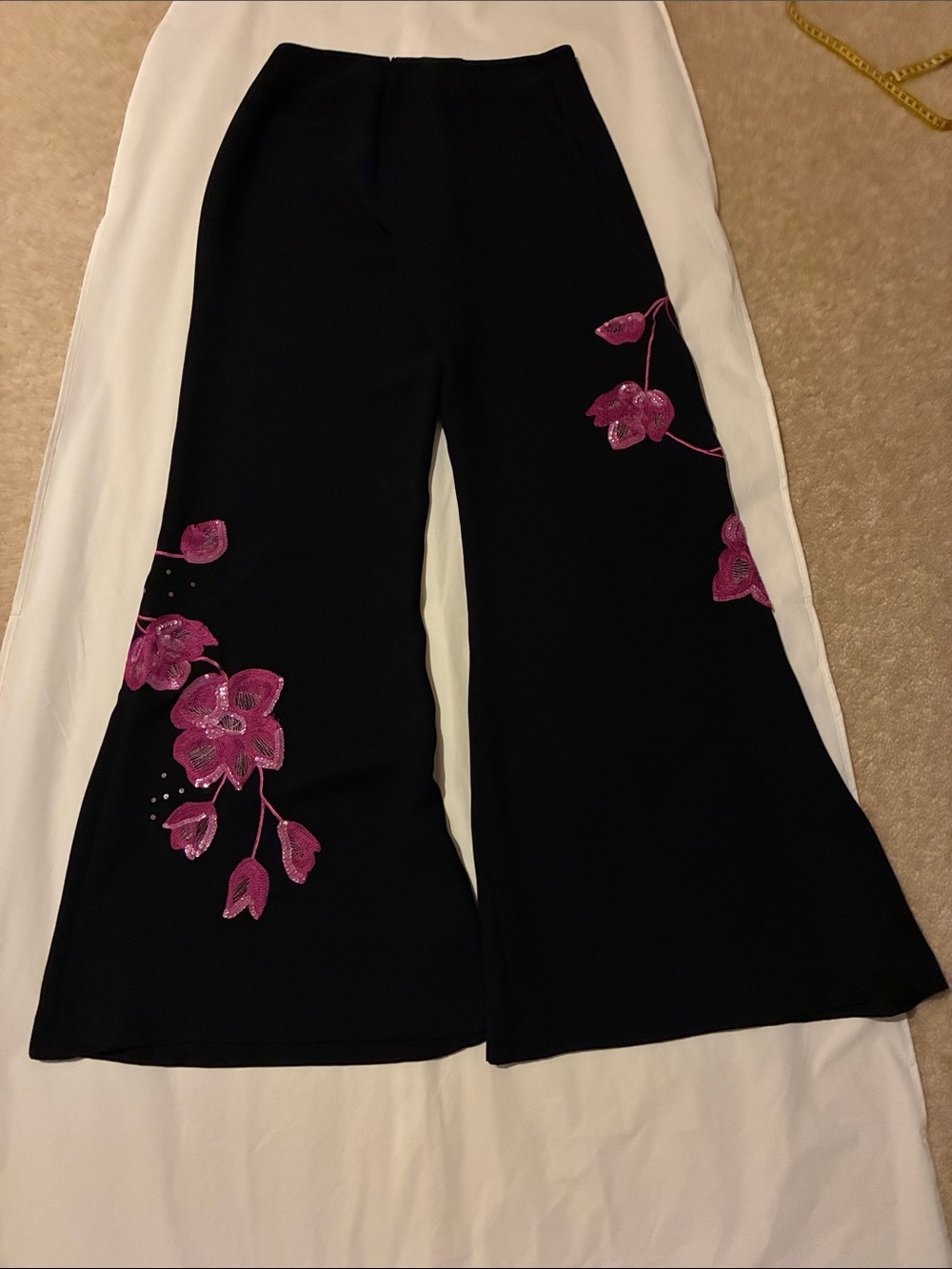 Cache Black Wide-Leg Pants with Pink Floral Appliqué and open back top - Picture 13 of 16